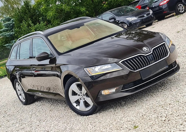 Skoda Superb cena 59900 przebieg: 232700, rok produkcji 2017 z Płock małe 596